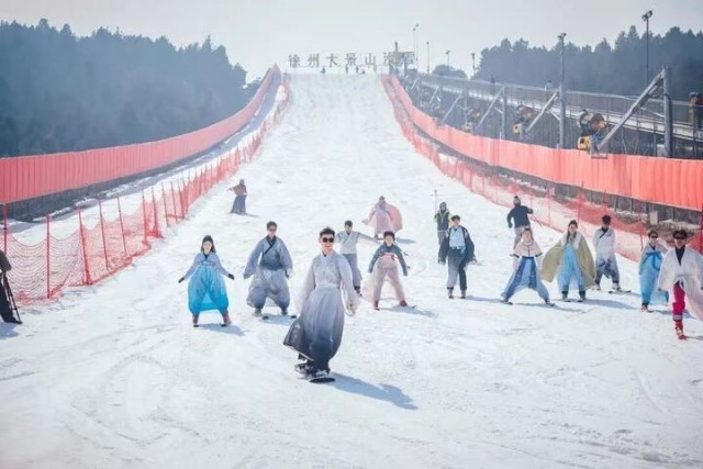 ��ѩ���ϣ�Ϊ���ȡ�ѩ�����ڣ�